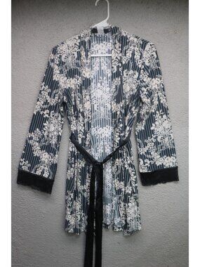 Studio Donatella Gray Floral Striped Robe-Size S/M-Belted-Lace-Soft-Cozy Chic